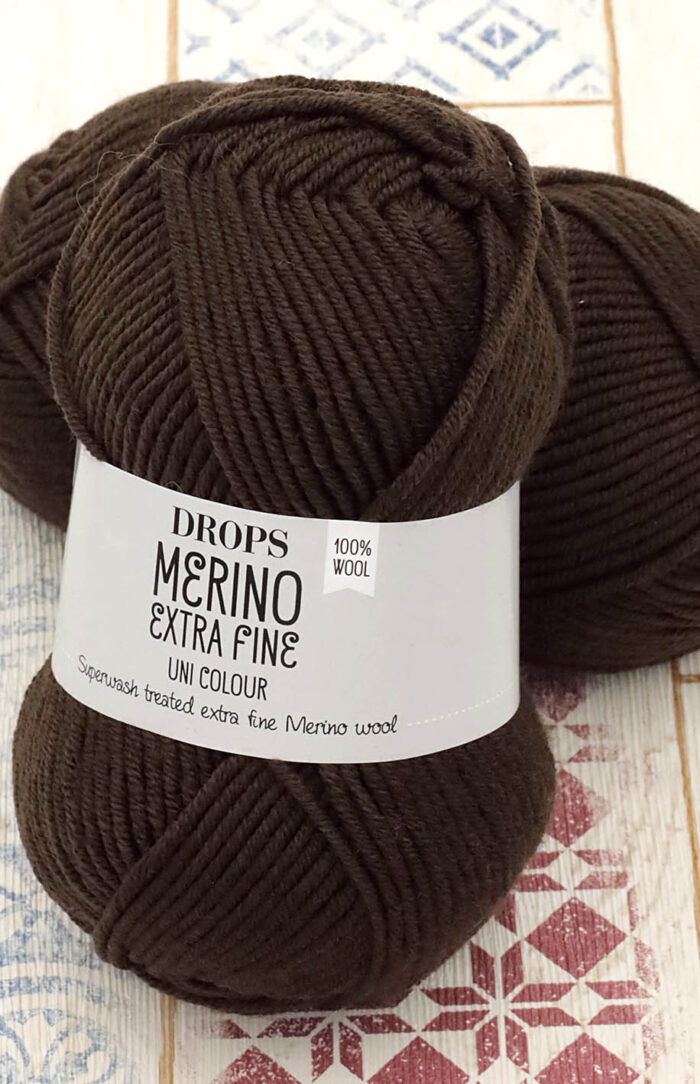 DROPS Merino Extra Fine (09) ciemny brąz