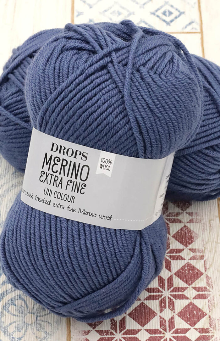 DROPS Merino Extra Fine (13) burzowy niebieski