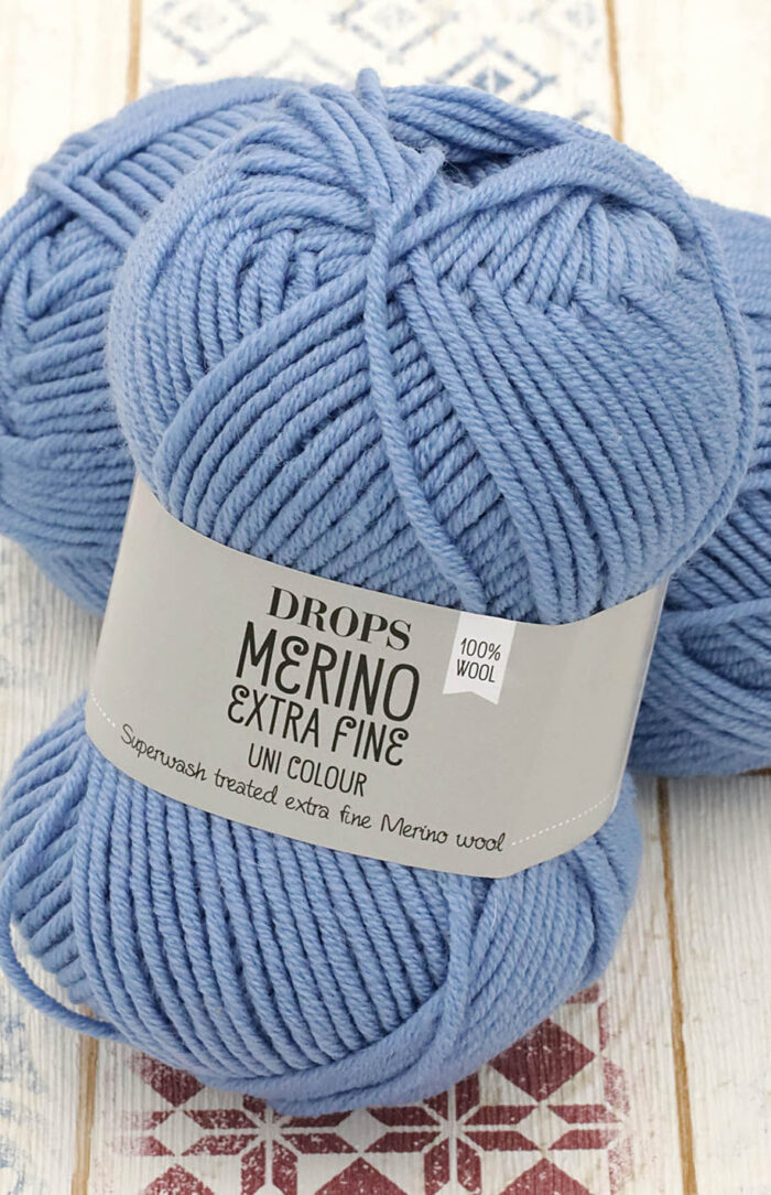 DROPS Merino Extra Fine (19) niebieskie marzenie