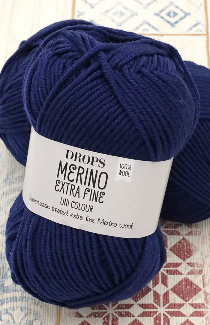DROPS Merino Extra Fine (27) granatowy