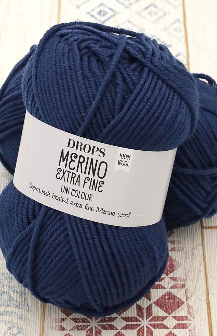 DROPS Merino Extra Fine (20) ciemnoniebieski